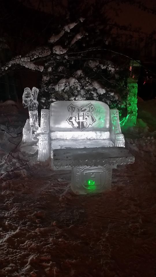 Hogwarts loveseat ice sculpture at night