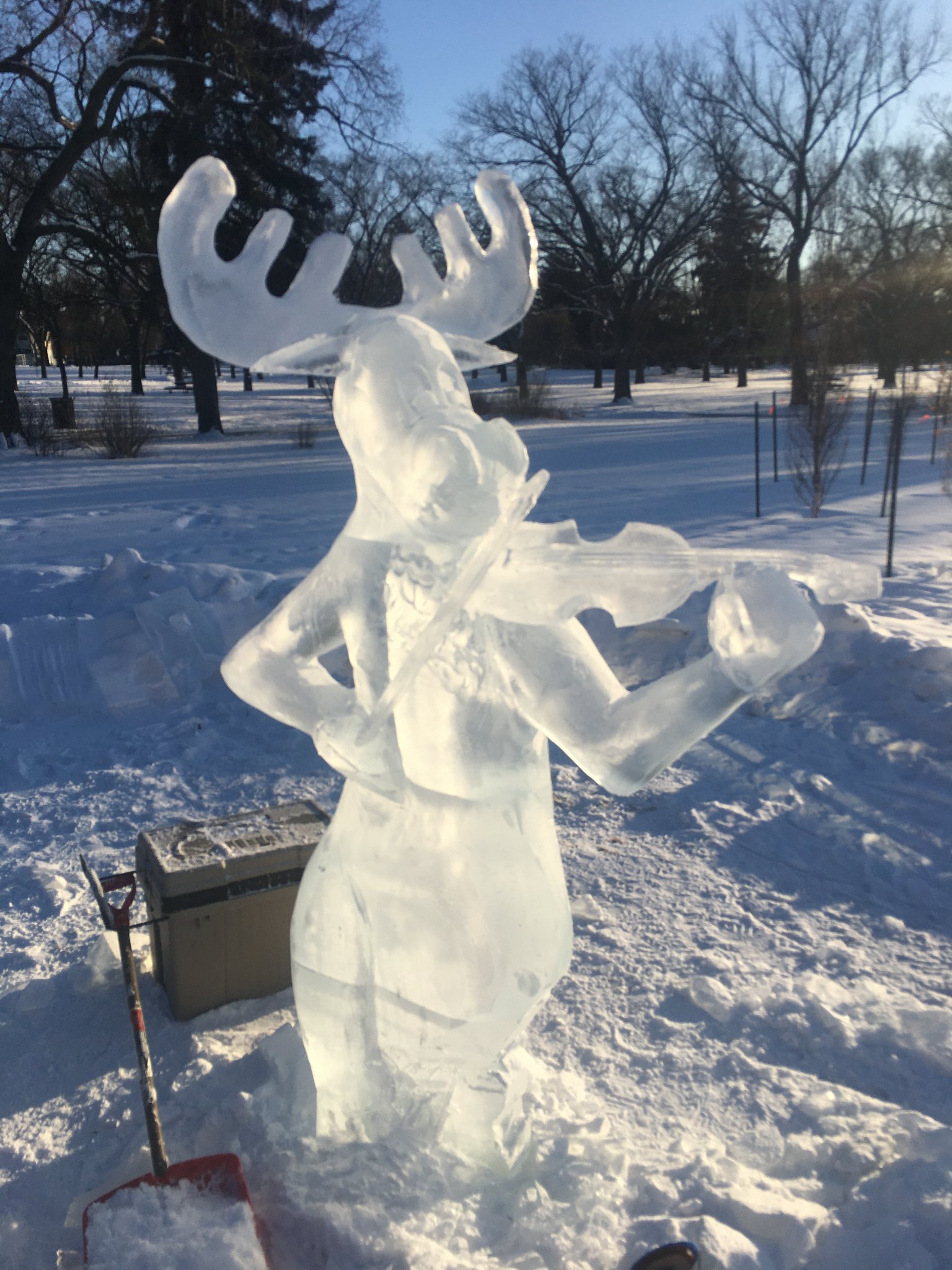 Minstrel moose ice sculpture