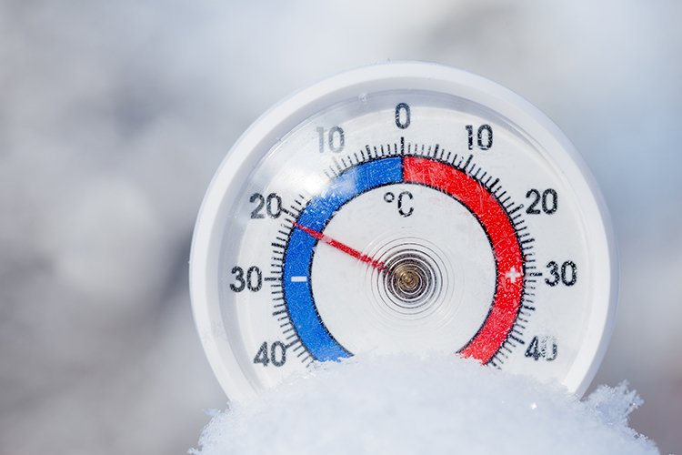 Thermometer reading -21°C — cold environment safety