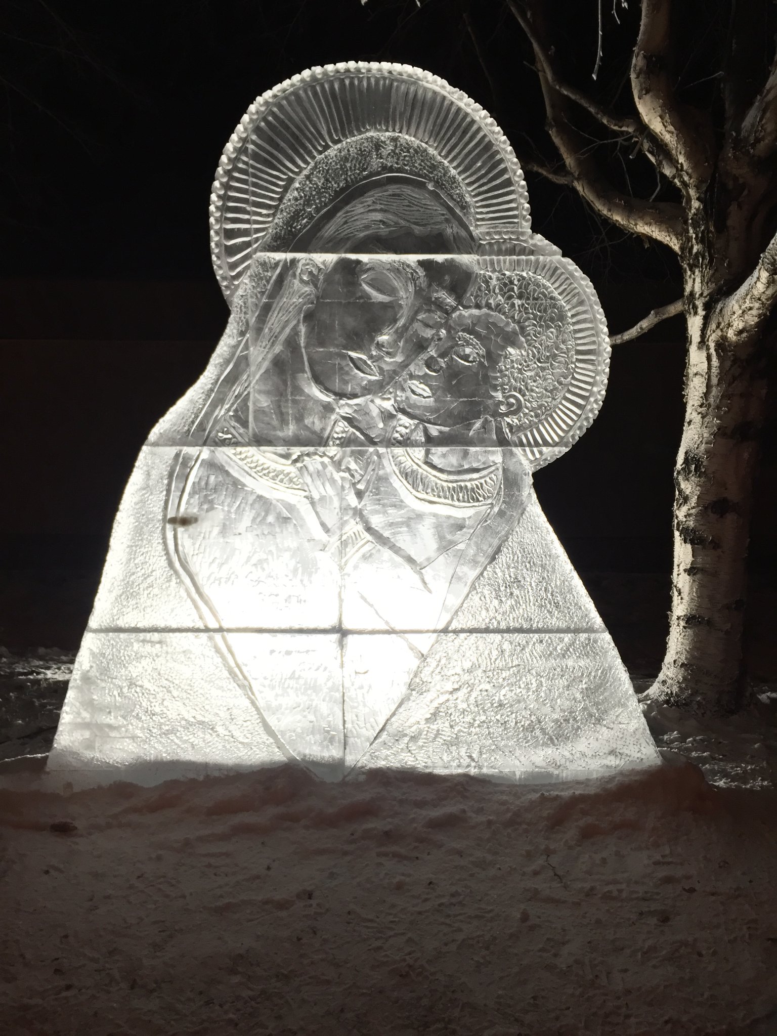 Mother and child ice sculpture
