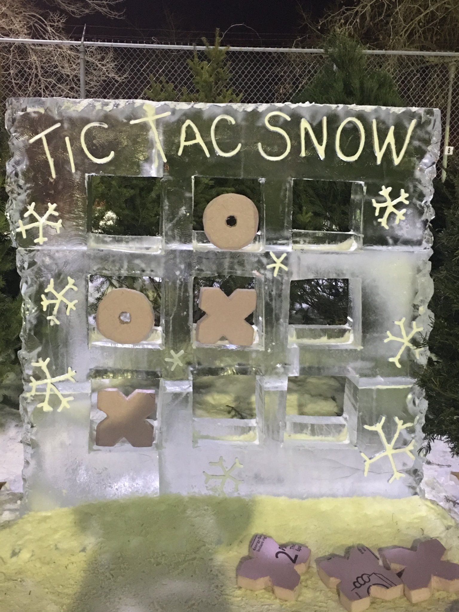 Ice tic tac toe game